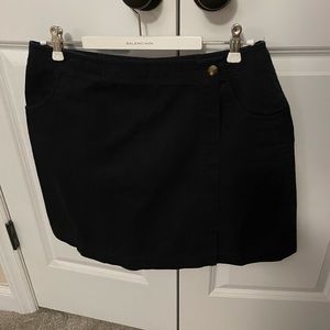 Rafaela Black Skorts, 100%cotton, Zipper in front, wrap in front! Size 16